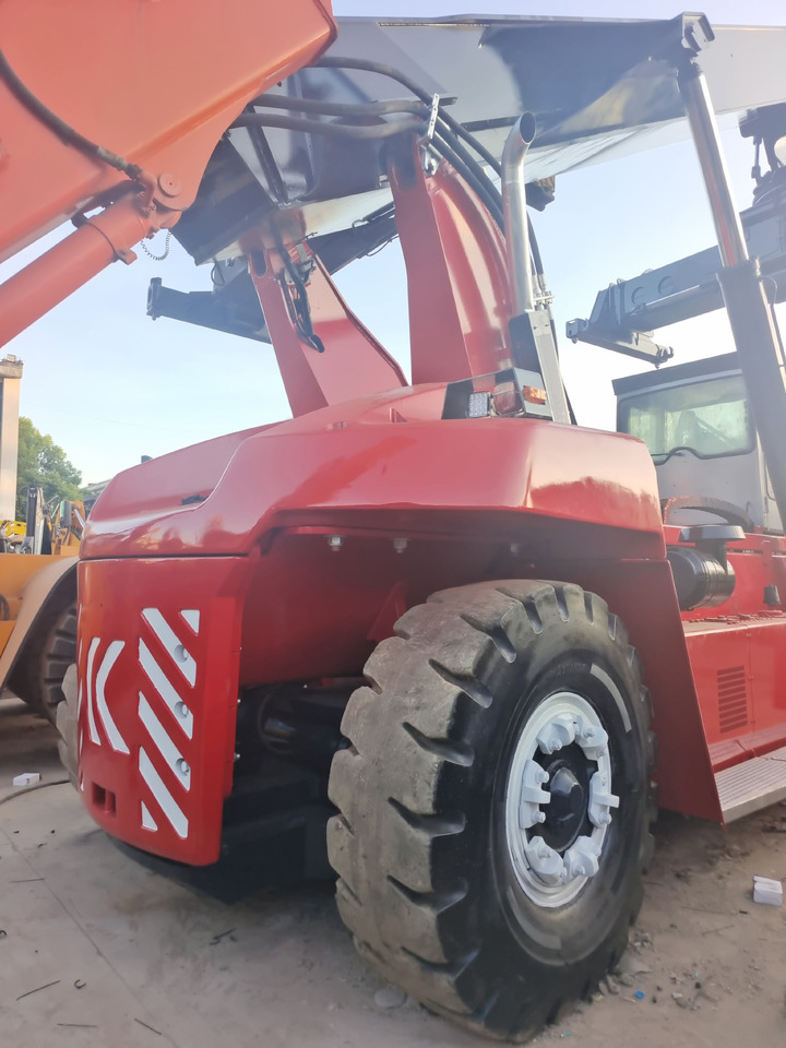KALMAR DRF 450 45 TON REACH STACKER - Reach stacker: photos 4 KALMAR DRF 450 45 TON REACH STACKER - Reach stacker: photos 4
