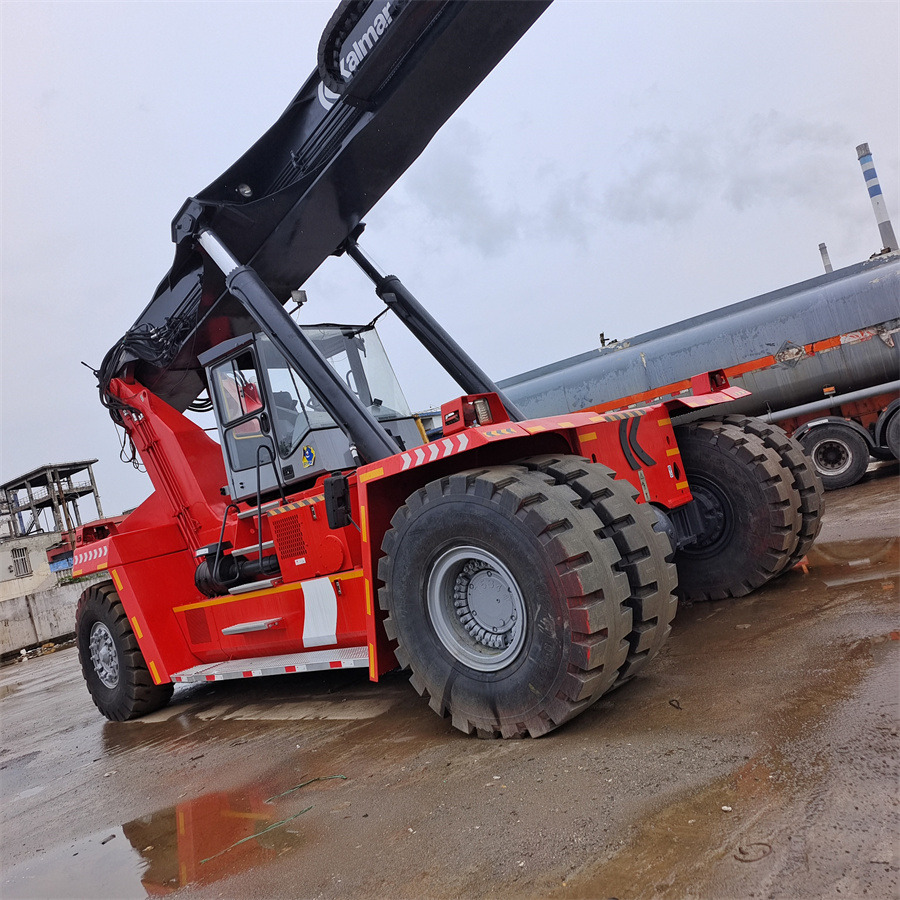 KALMAR DRF 450 45 TON REACH STACKER - Reach stacker: photos 4 KALMAR DRF 450 45 TON REACH STACKER - Reach stacker: photos 4