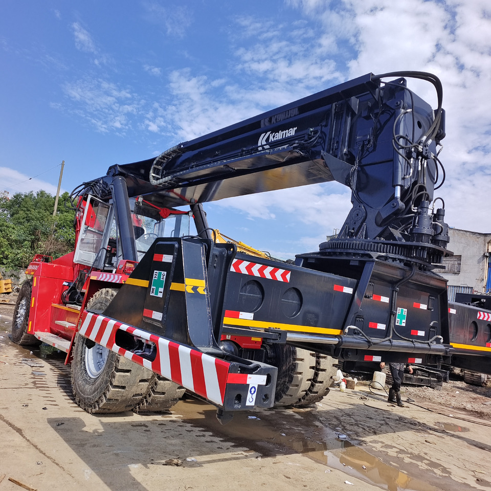 KALMAR DRF450 45 TON REACH STACKER DRT450 DRU450 DRD 450 - Reach stacker: photos 4 KALMAR DRF450 45 TON REACH STACKER DRT450 DRU450 DRD 450 - Reach stacker: photos 4