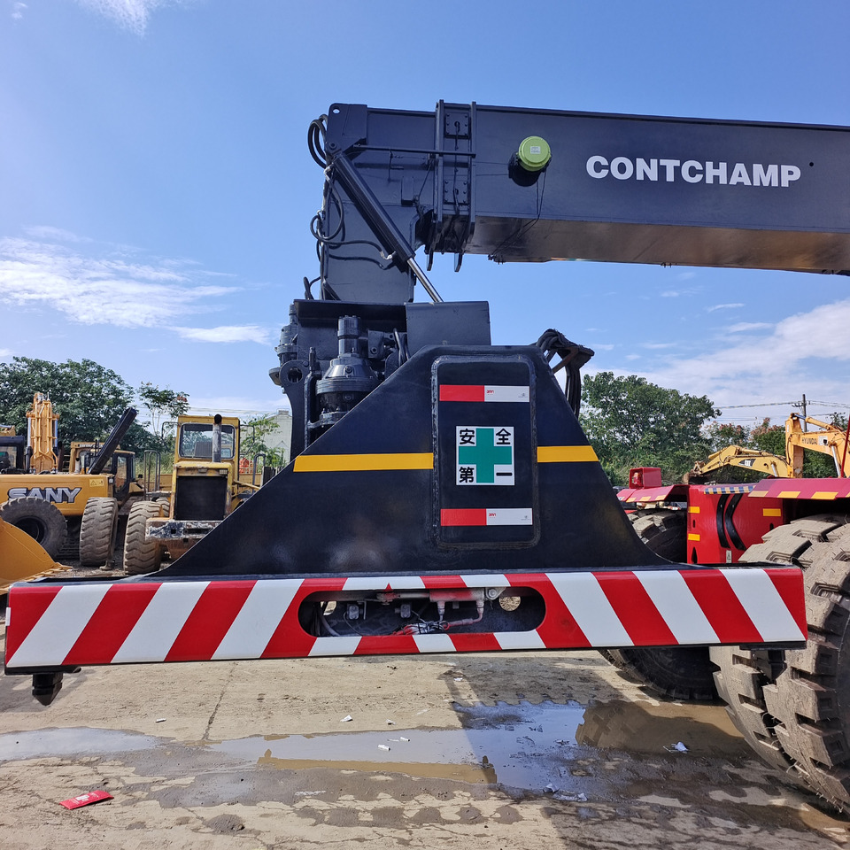 KALMAR DRF450 DRT DRU 45 TON - Reach stacker: photos 2 KALMAR DRF450 DRT DRU 45 TON - Reach stacker: photos 2