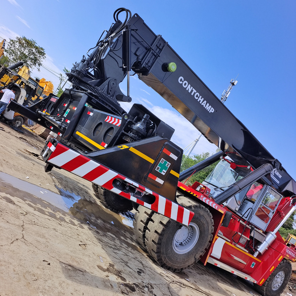 KALMAR DRF450 DRT DRU 45 TON - Reach stacker: photos 4 KALMAR DRF450 DRT DRU 45 TON - Reach stacker: photos 4