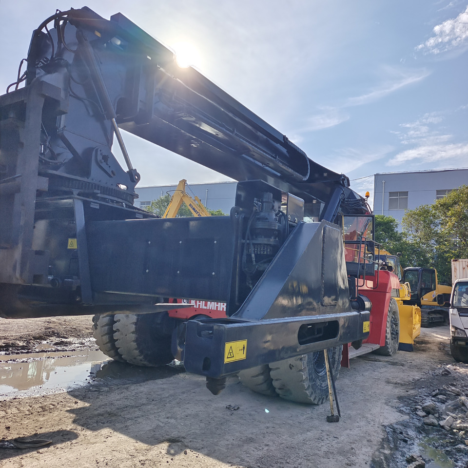 KALMAR DRT450 45 TON REACH STACKER DRF450 DRU DRD 450 - Reach stacker: photos 4 KALMAR DRT450 45 TON REACH STACKER DRF450 DRU DRD 450 - Reach stacker: photos 4