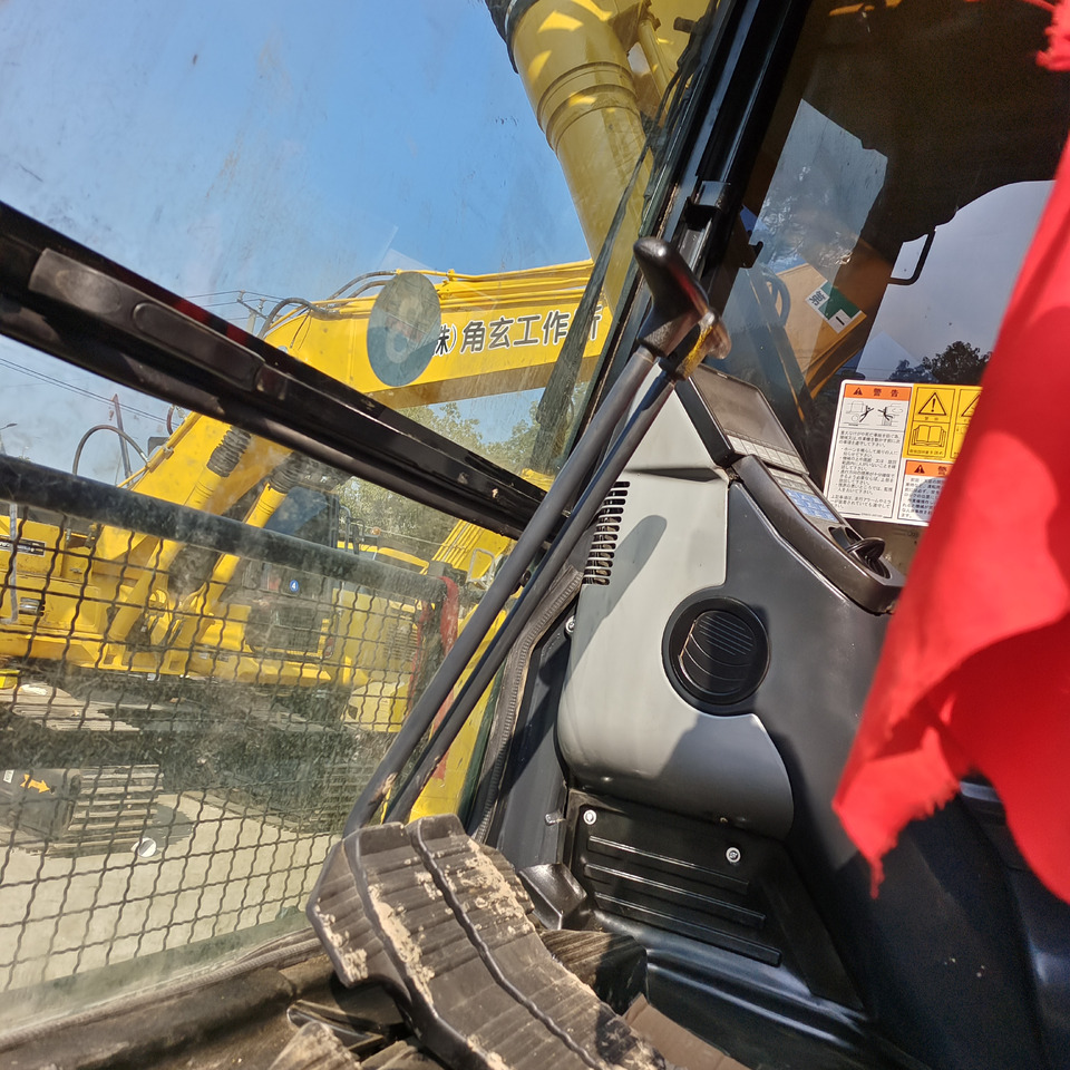 KOMATSU PC200-8 PC210 PC220 - Pelle sur chenille: photos 5 KOMATSU PC200-8 PC210 PC220 - Pelle sur chenille: photos 5