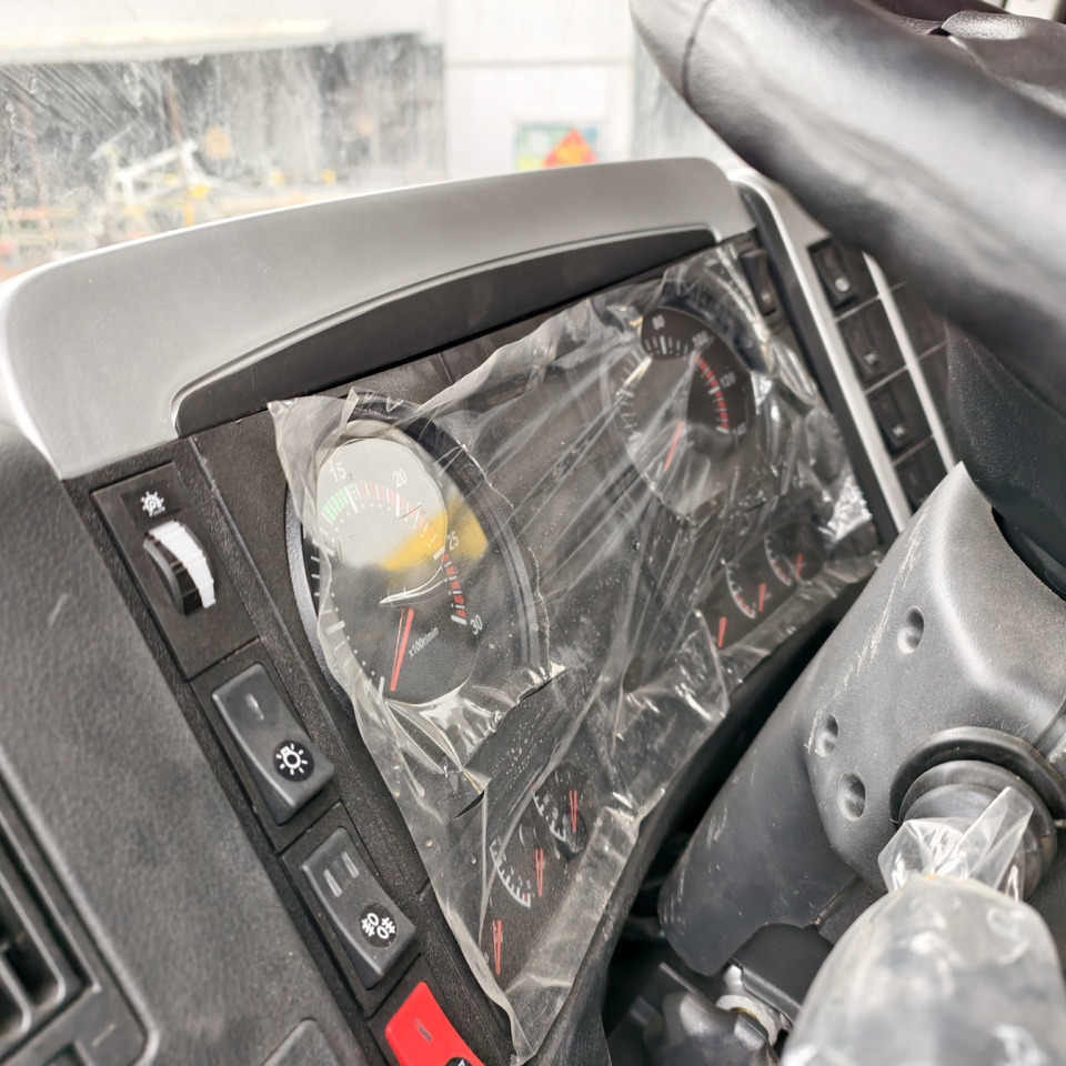 SHACMAN F3000 6*4 8*4 - Camion benne: photos 2 SHACMAN F3000 6*4 8*4 - Camion benne: photos 2