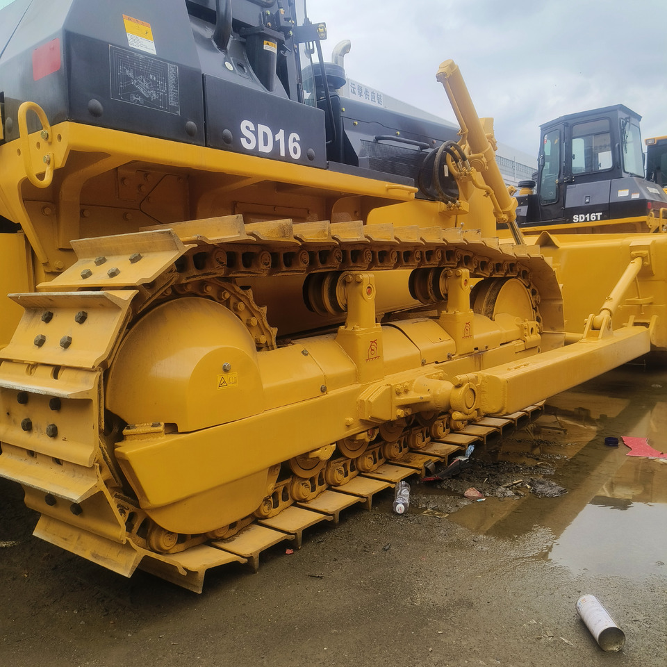 SHANTUI SD 16 WITH RIPPER - Bulldozer: photos 5 SHANTUI SD 16 WITH RIPPER - Bulldozer: photos 5