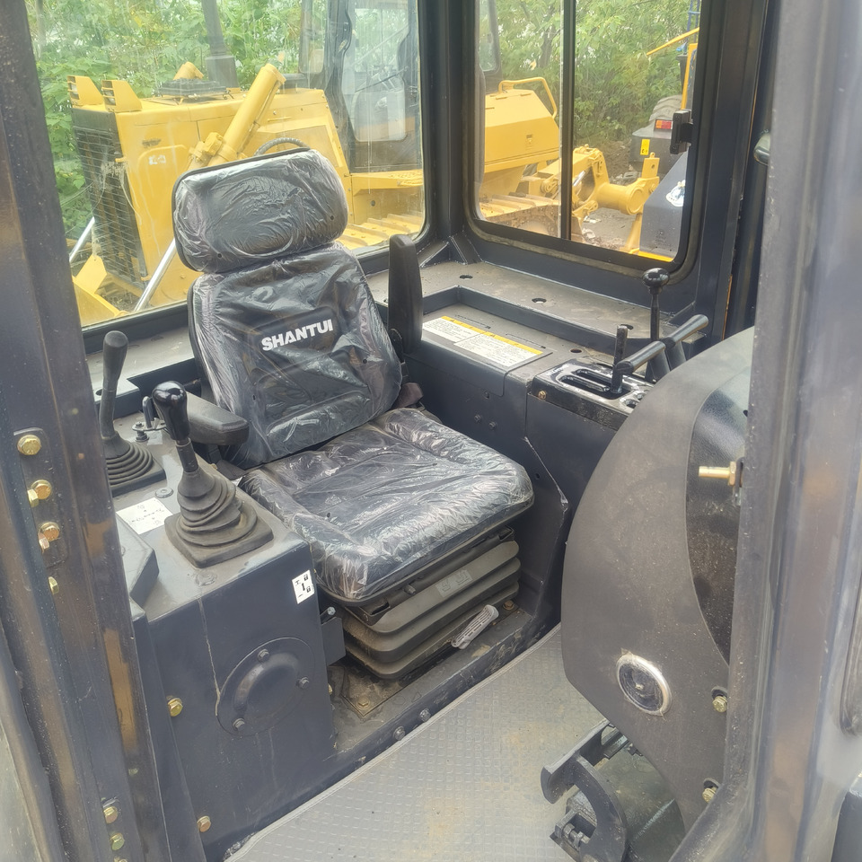 SHANTUI SD 16 WITH RIPPER - Bulldozer: photos 4 SHANTUI SD 16 WITH RIPPER - Bulldozer: photos 4