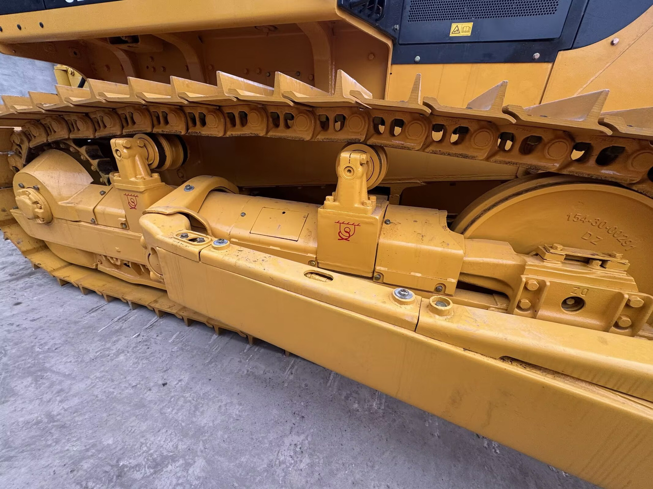 SHANTUI SD22F 220HP Forest Logging Lumbering Dozer with Winch - Bulldozer: photos 4 SHANTUI SD22F 220HP Forest Logging Lumbering Dozer with Winch - Bulldozer: photos 4