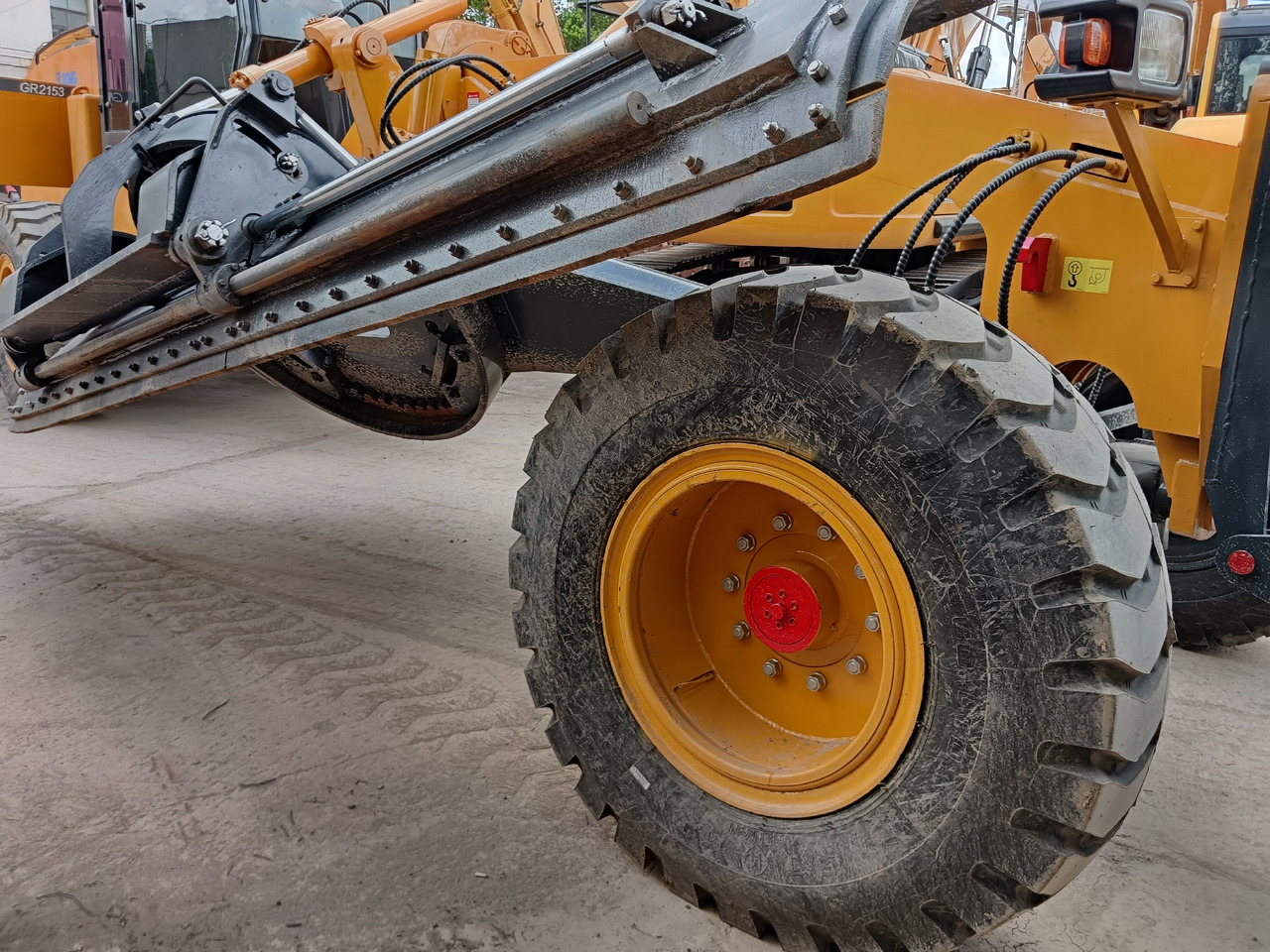 XCMG GR2153 WITH RIPPER AND TWO BLADES - Niveleuse: photos 4 XCMG GR2153 WITH RIPPER AND TWO BLADES - Niveleuse: photos 4