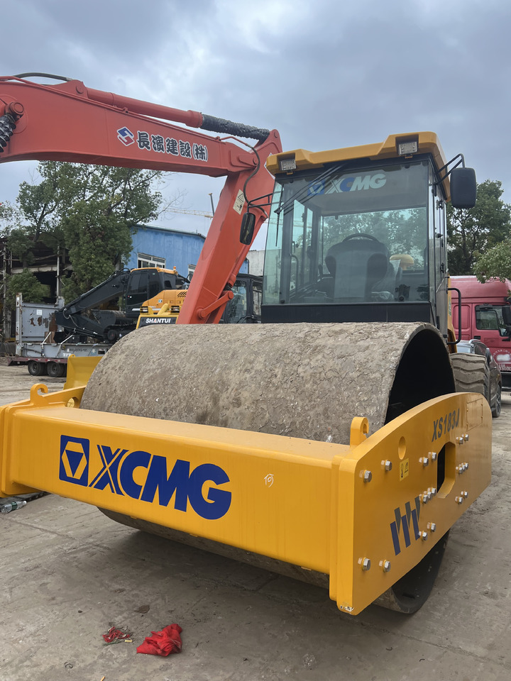 XCMG XS183J - Rouleau compresseur: photos 1 XCMG XS183J - Rouleau compresseur: photos 1