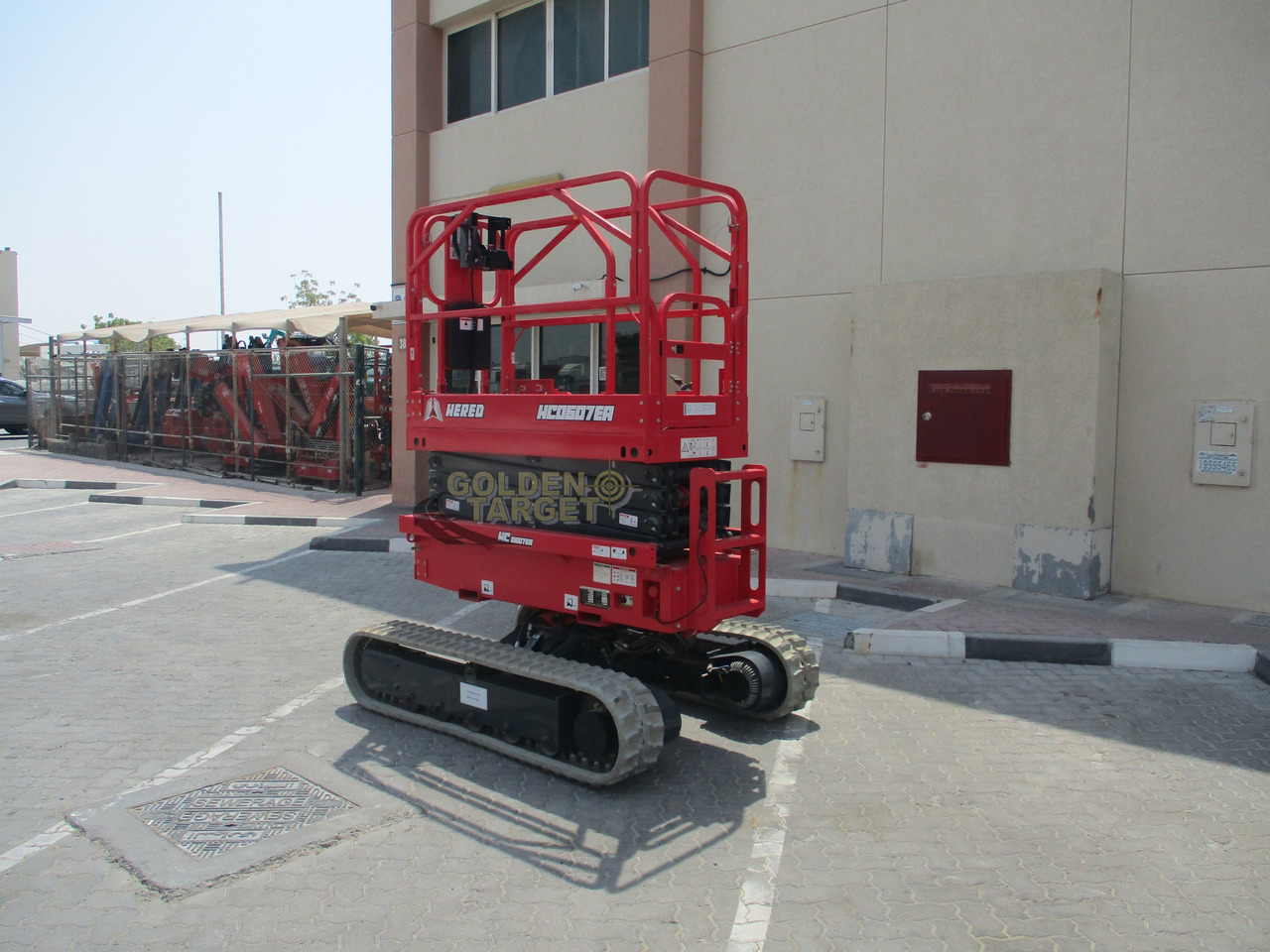 Hered HC0607EA Auto Level Crawler Scissor Lift - Nacelle ciseaux: photos 4 Hered HC0607EA Auto Level Crawler Scissor Lift - Nacelle ciseaux: photos 4