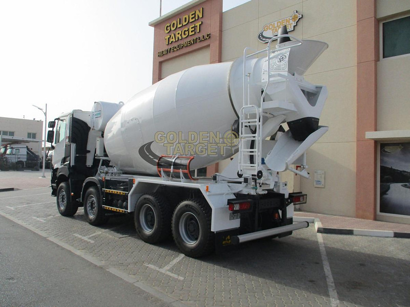Renault K420 8×4 Mixer Truck - Camion malaxeur: photos 4 Renault K420 8×4 Mixer Truck - Camion malaxeur: photos 4