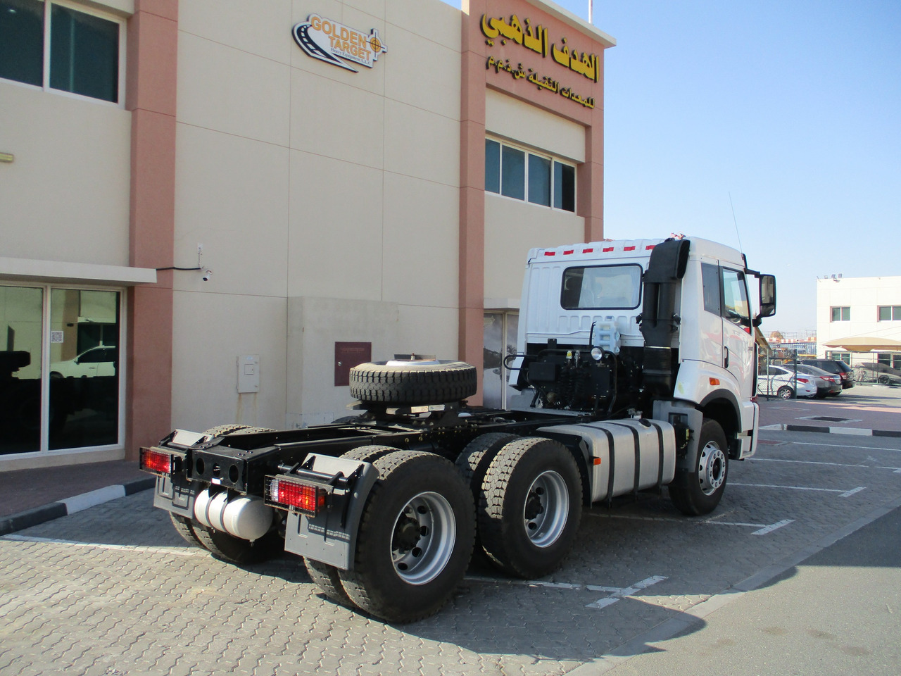 FAW 4181P2K15 6x4 Head Truck - Tracteur routier: photos 3 FAW 4181P2K15 6x4 Head Truck - Tracteur routier: photos 3