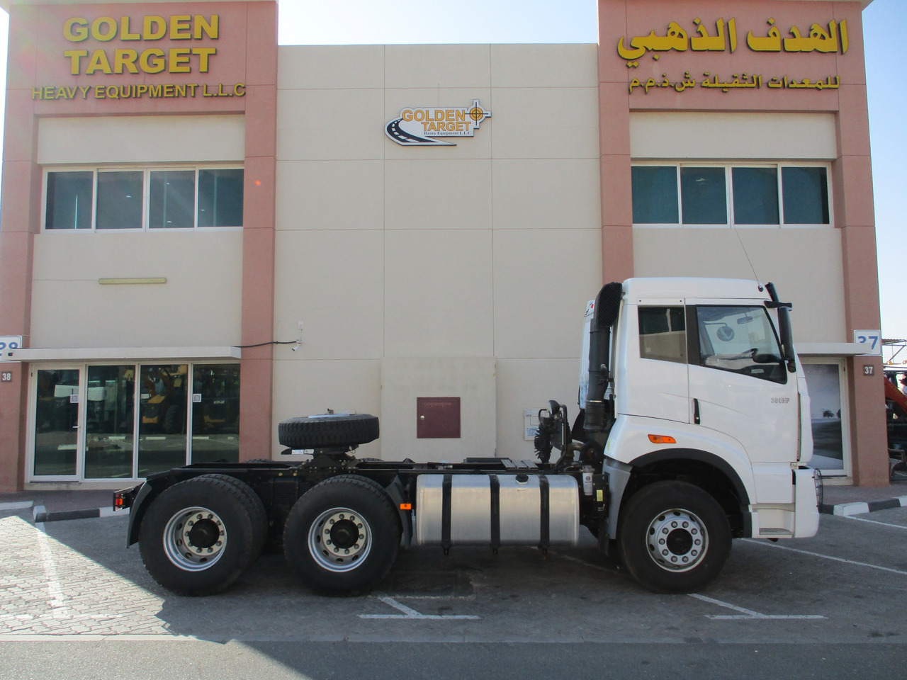 FAW 4181P2K15 6x4 Head Truck - Tracteur routier: photos 5 FAW 4181P2K15 6x4 Head Truck - Tracteur routier: photos 5