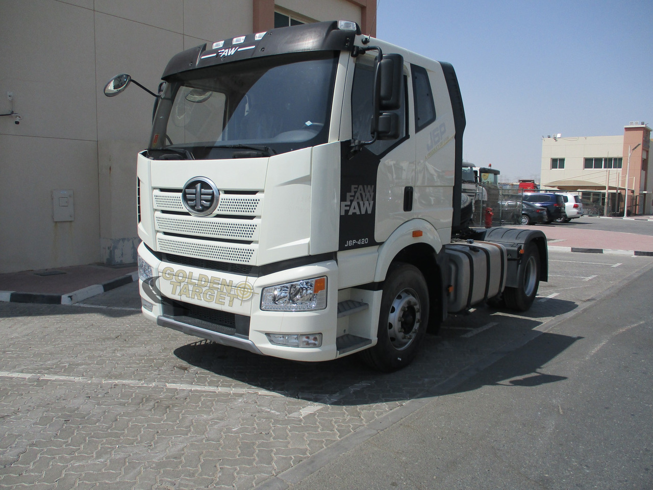 FAW J6P-420 4x2 Head Truck - Tracteur routier: photos 2 FAW J6P-420 4x2 Head Truck - Tracteur routier: photos 2