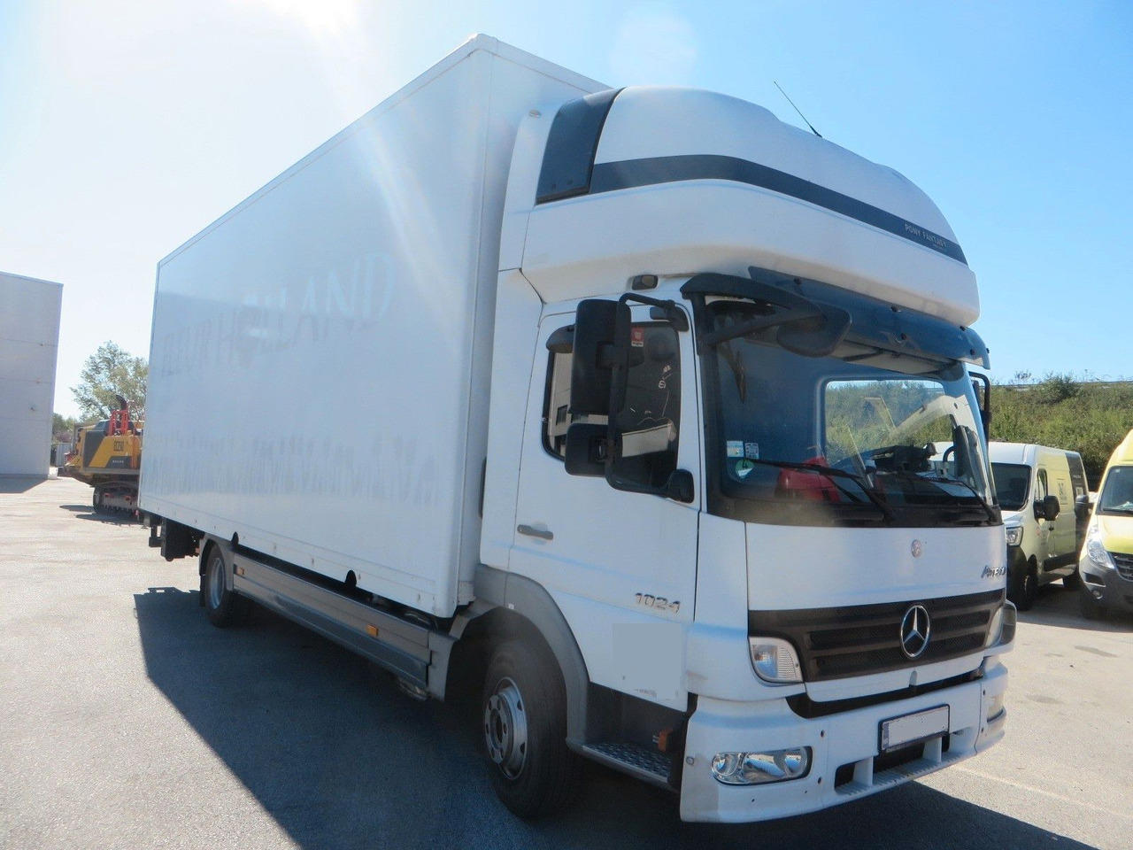 Mercedes-Benz Atego 1024 Box body with tail lift - Camion fourgon: photos 2 Mercedes-Benz Atego 1024 Box body with tail lift - Camion fourgon: photos 2