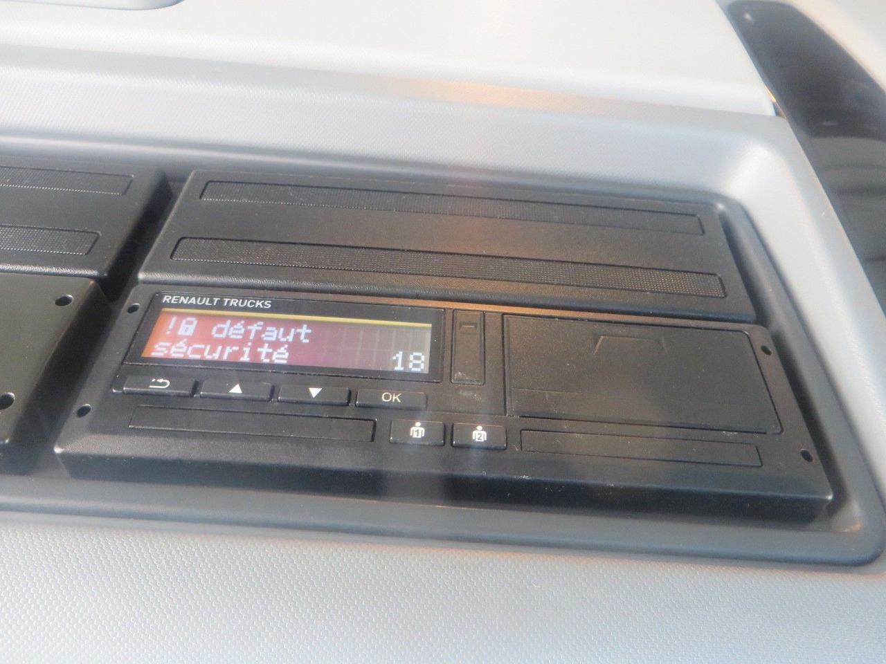 Tracteur routier Renault T480 SC 4x2Tractor, Retarder: photos 16