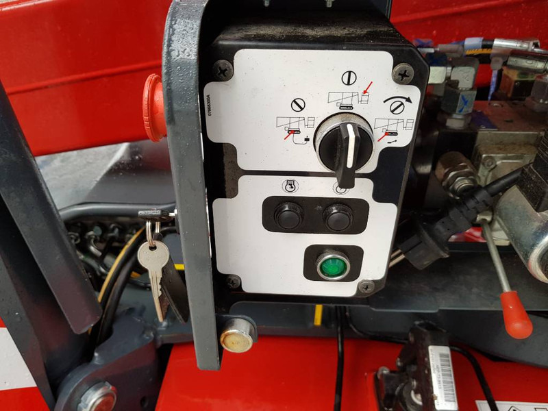 Hinowa Lightlift 17.75 III S - Nacelle articulée: photos 5 Hinowa Lightlift 17.75 III S - Nacelle articulée: photos 5