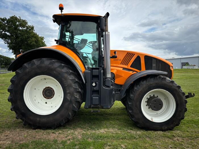 Tracteur agricole Claas Axion 920: photos 10