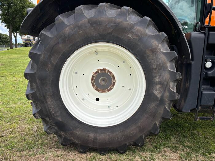 Tracteur agricole Claas Axion 920: photos 12