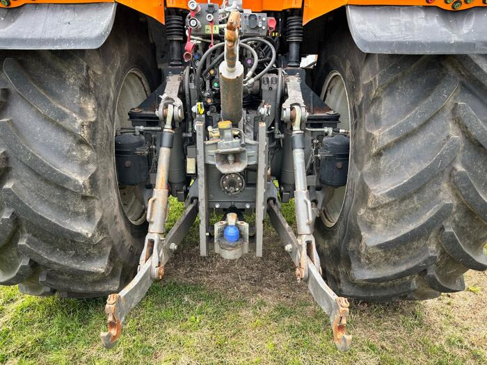 Tracteur agricole Claas Axion 920: photos 14