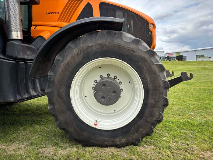 Tracteur agricole Claas Axion 920: photos 7