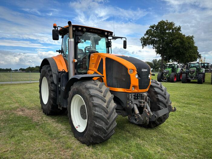 Tracteur agricole Claas Axion 920: photos 8