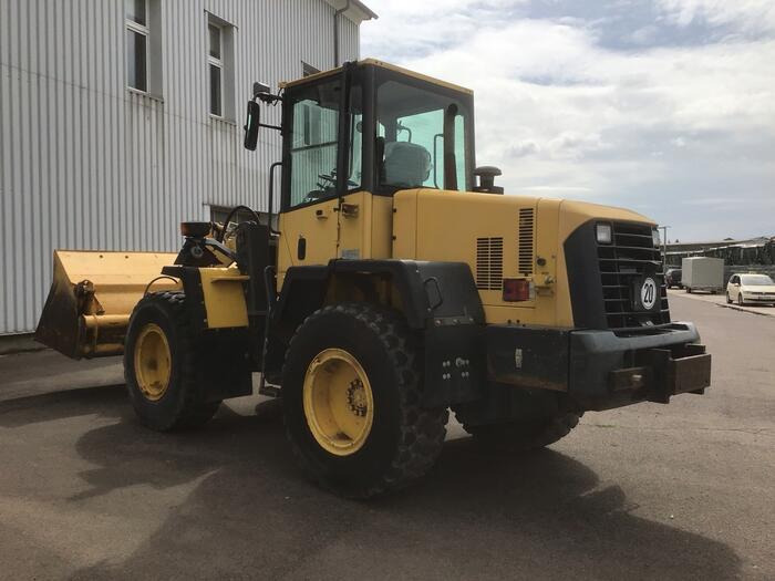 Komatsu WA 150-5 - Chargeuse sur pneus: photos 5 Komatsu WA 150-5 - Chargeuse sur pneus: photos 5