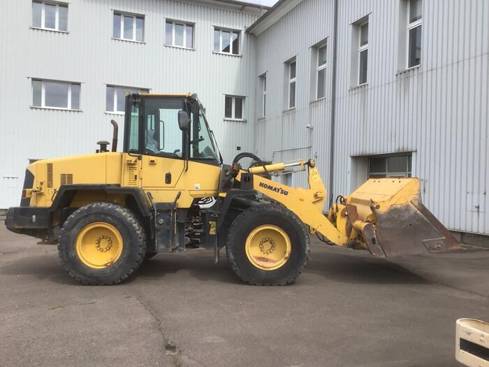 Komatsu WA 150-5 - Chargeuse sur pneus: photos 2 Komatsu WA 150-5 - Chargeuse sur pneus: photos 2