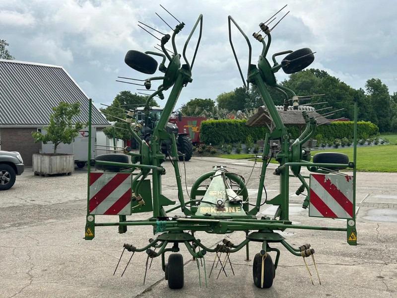 Krone KW 6.40 schudder schuilstelling hooibouw 6 elements - Faneuse: photos 5 Krone KW 6.40 schudder schuilstelling hooibouw 6 elements - Faneuse: photos 5