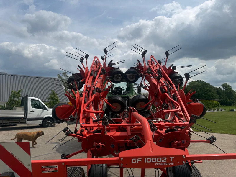 Kuhn GF 10802 T schudder - Faneuse: photos 5 Kuhn GF 10802 T schudder - Faneuse: photos 5