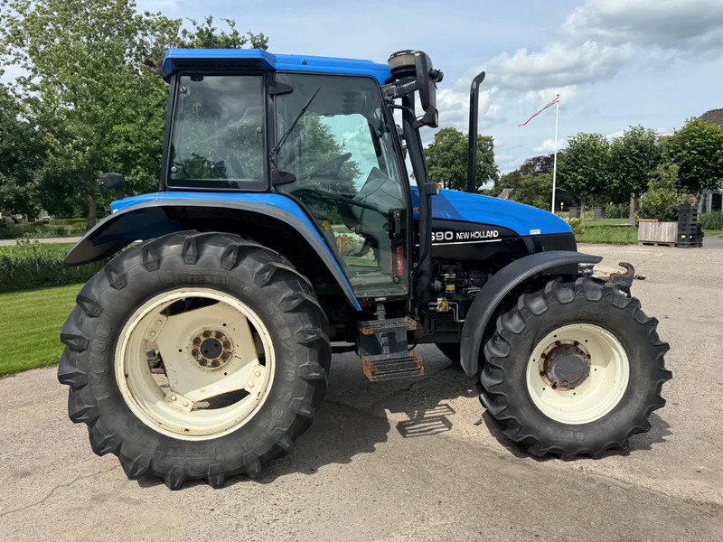 New Holland TS90 TS 90 FH FA Trekker EX OVERHEID - Tracteur agricole: photos 4 New Holland TS90 TS 90 FH FA Trekker EX OVERHEID - Tracteur agricole: photos 4