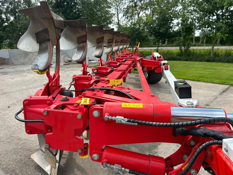 Pottinger 8 schaar wentelploeg getrokken Servo S 6.50 P N 8 Schar 8102/46W - Charrue: photos 3 Pottinger 8 schaar wentelploeg getrokken Servo S 6.50 P N 8 Schar 8102/46W - Charrue: photos 3