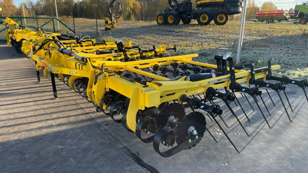 Bednar STRIEGEL-PRO PN 9000 - Herse: photos 1 Bednar STRIEGEL-PRO PN 9000 - Herse: photos 1