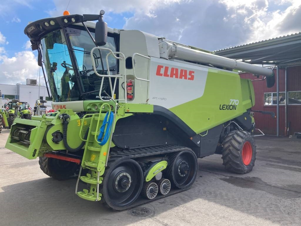 Claas Lexion 770 TT - Moissonneuse-batteuse: photos 2 Claas Lexion 770 TT - Moissonneuse-batteuse: photos 2