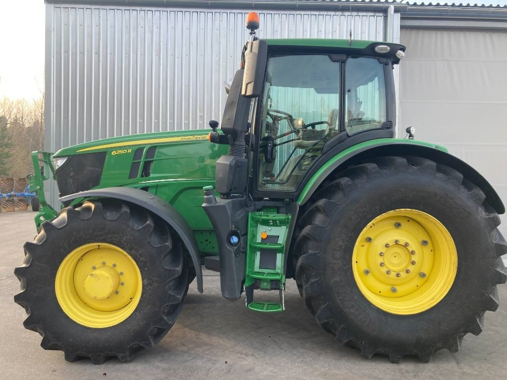 John Deere 6250 R - Tracteur agricole: photos 2 John Deere 6250 R - Tracteur agricole: photos 2