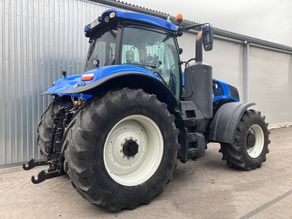 New Holland T 8.320 AC - Tracteur agricole: photos 3 New Holland T 8.320 AC - Tracteur agricole: photos 3