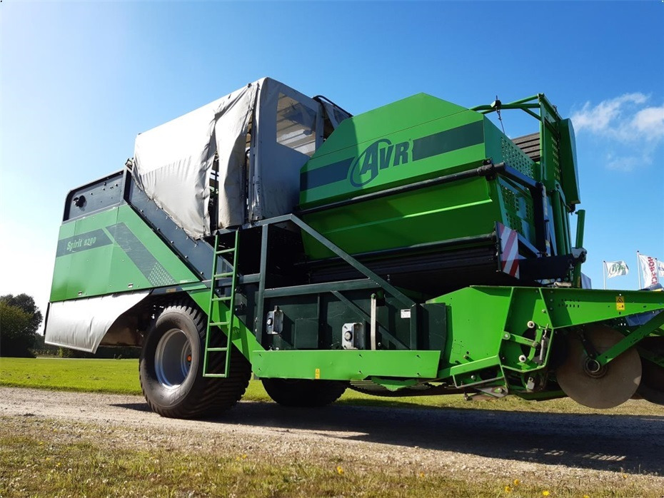 AVR
SPIRIT 9200 - Arracheuse de pommes de terre: photos 4 AVR
SPIRIT 9200 - Arracheuse de pommes de terre: photos 4