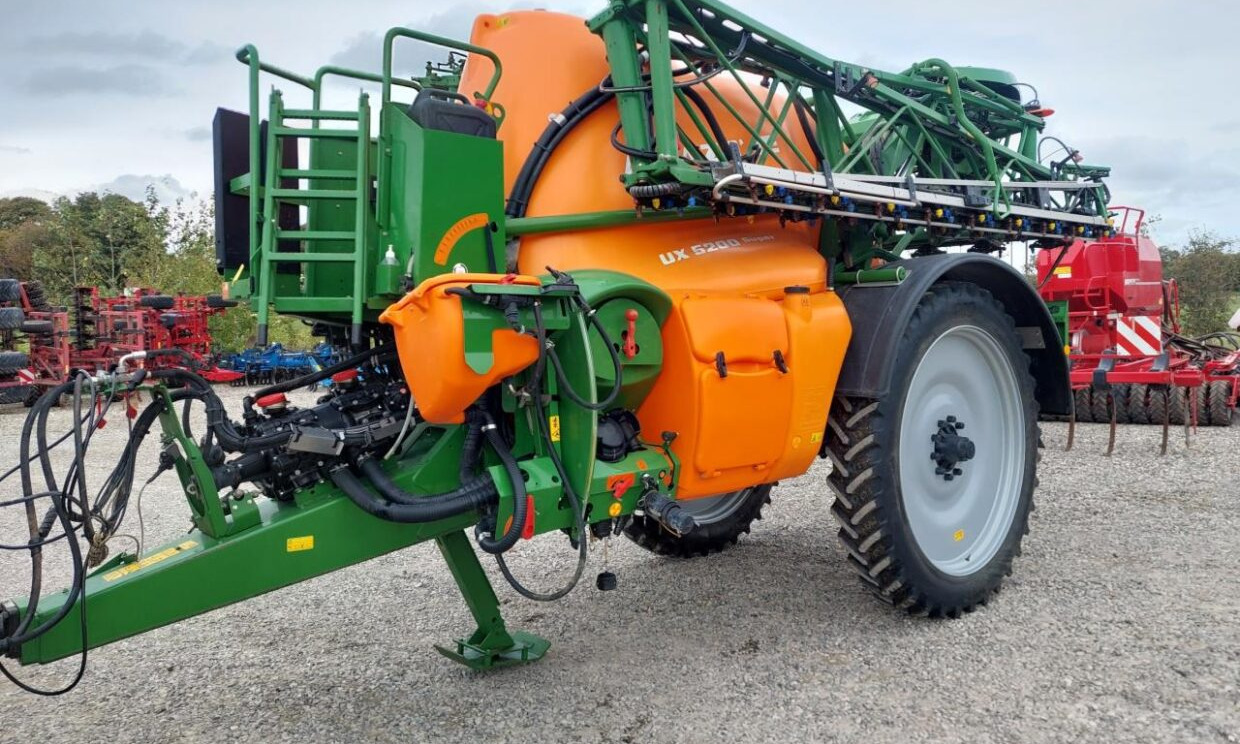 Amazone UX 5200 - 28m med Ama-Select - Pulvérisateur traîné: photos 1 Amazone UX 5200 - 28m med Ama-Select - Pulvérisateur traîné: photos 1