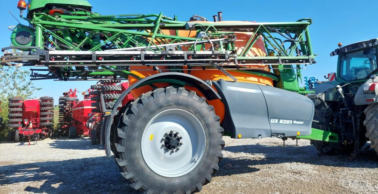 Amazone UX 6201 Super - 24-30-36m - Pulvérisateur traîné: photos 2 Amazone UX 6201 Super - 24-30-36m - Pulvérisateur traîné: photos 2