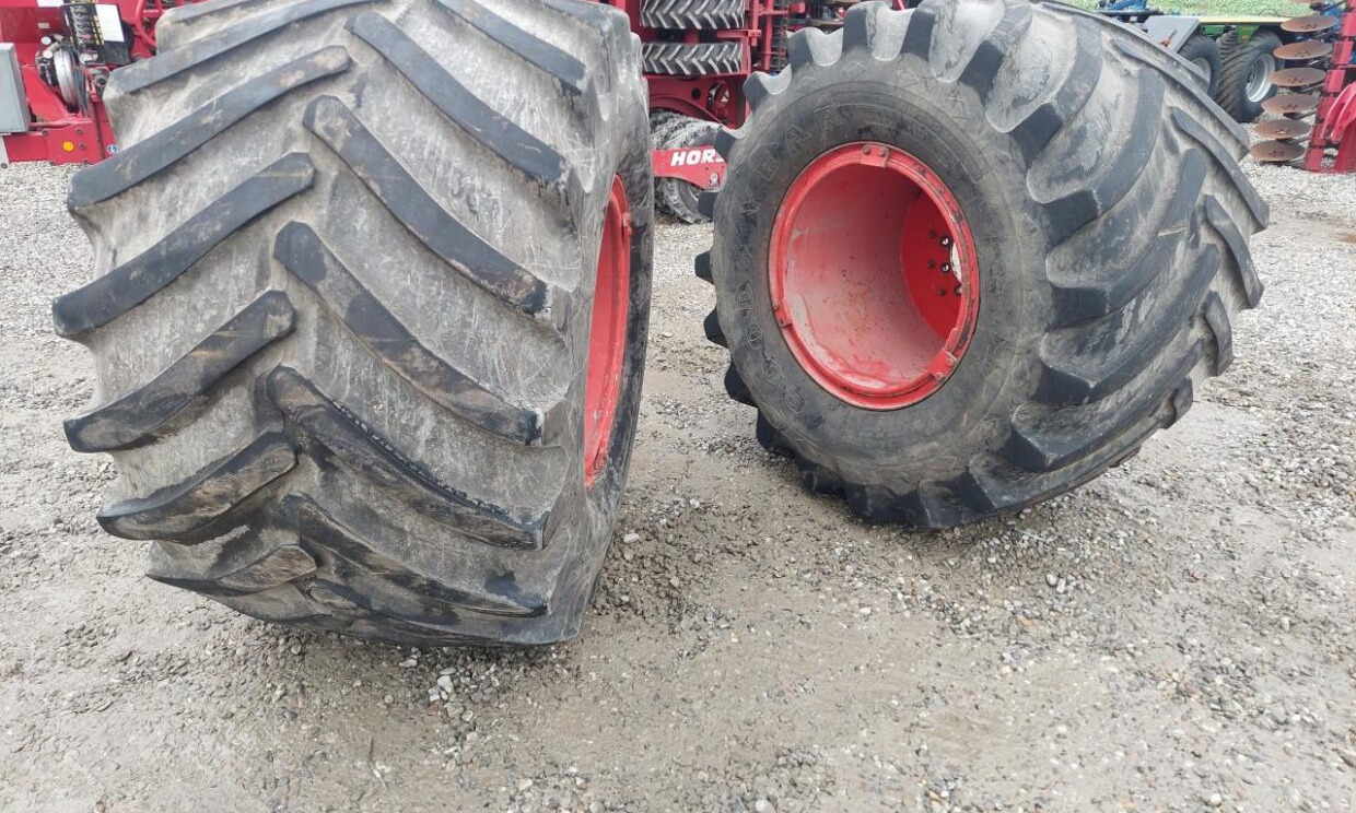 Goodyear Terra-Tire 73 x 44.00 - 32 NSH - Roue complète pour Machine agricole: photos 3 Goodyear Terra-Tire 73 x 44.00 - 32 NSH - Roue complète pour Machine agricole: photos 3