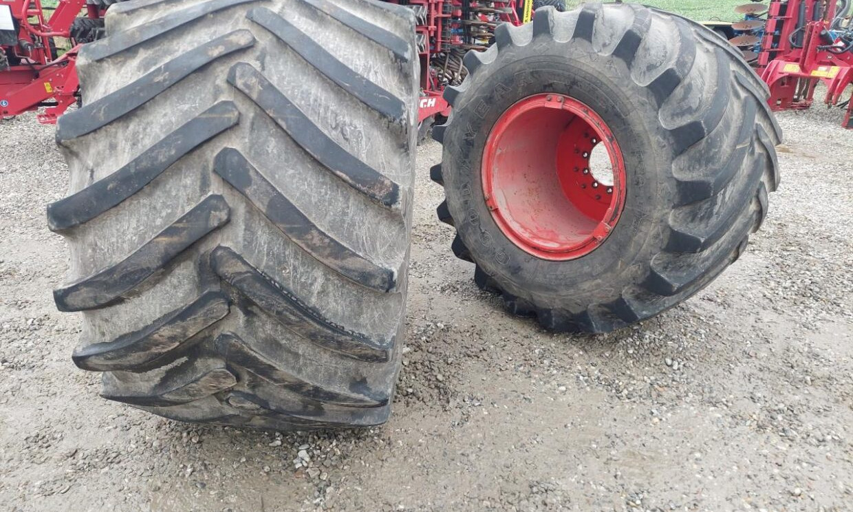 Goodyear Terra-Tire 73 x 44.00 - 32 NSH - Roue complète pour Machine agricole: photos 4 Goodyear Terra-Tire 73 x 44.00 - 32 NSH - Roue complète pour Machine agricole: photos 4