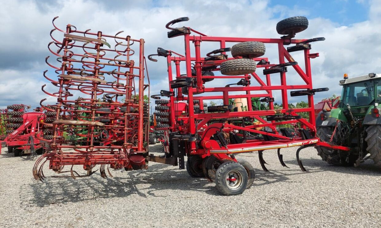 Horsch TERRANO 8 FG + Kverneland C - Herse: photos 2 Horsch TERRANO 8 FG + Kverneland C - Herse: photos 2
