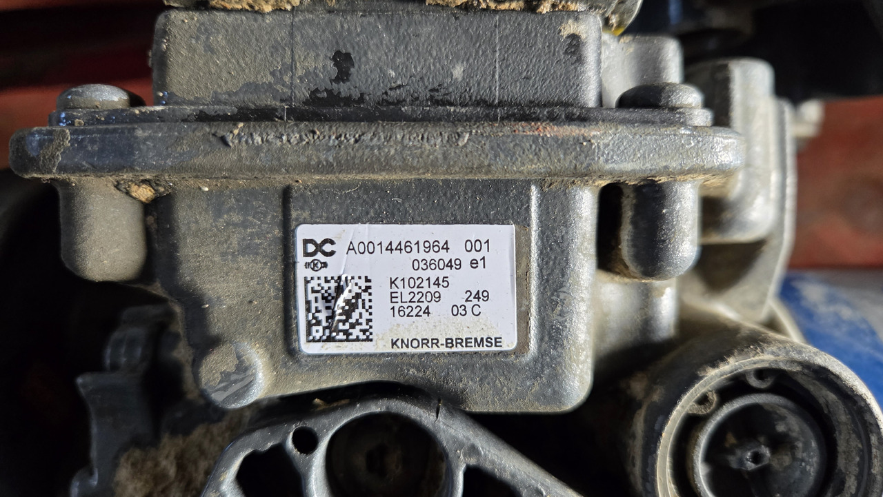 KNORR-BREMSE CONTROL UNIT EAPU K 102145 - Bloc de gestion pour Camion: photos 5 KNORR-BREMSE CONTROL UNIT EAPU K 102145 - Bloc de gestion pour Camion: photos 5