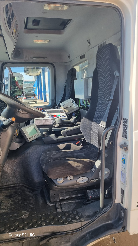 MERCEDES ACTROS MP3 - Cabine: photos 4 MERCEDES ACTROS MP3 - Cabine: photos 4