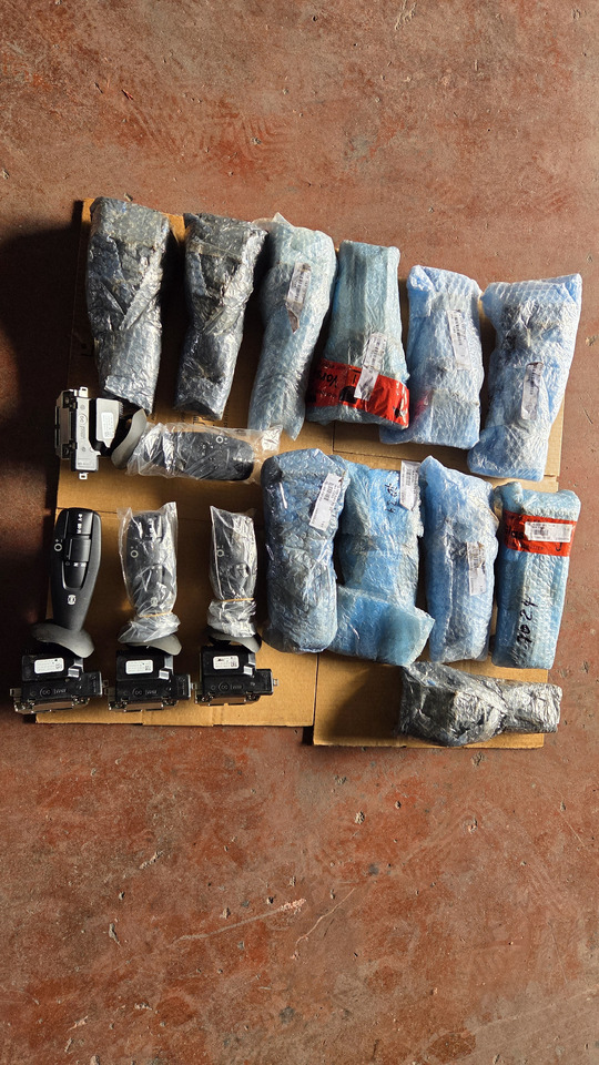 MERCEDES-BENZ ACTROS MP4 - Commutateur de colonne de direction pour Camion: photos 3 MERCEDES-BENZ ACTROS MP4 - Commutateur de colonne de direction pour Camion: photos 3