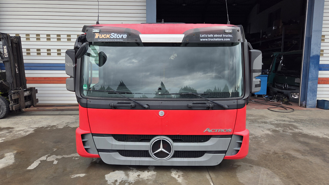 MERCEDES-BENZ CABIN ACTROS MP3 MEDIUM - Cabine pour Camion: photos 2 MERCEDES-BENZ CABIN ACTROS MP3 MEDIUM - Cabine pour Camion: photos 2