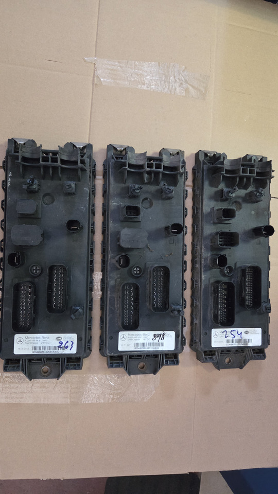 MERCEDES-BENZ CONTROL UNIT SAM ELECTRICAL - Bloc de gestion: photos 1 MERCEDES-BENZ CONTROL UNIT SAM ELECTRICAL - Bloc de gestion: photos 1