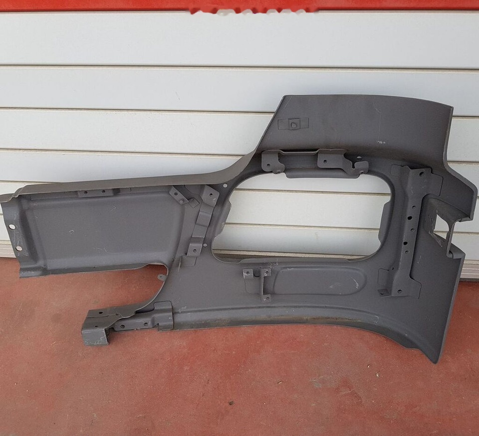 Mercedes-Benz A 940 880 04 70 Mercedes-Benz ATEGO truck - Pare-chocs pour Camion: photos 1 Mercedes-Benz A 940 880 04 70 Mercedes-Benz ATEGO truck - Pare-chocs pour Camion: photos 1