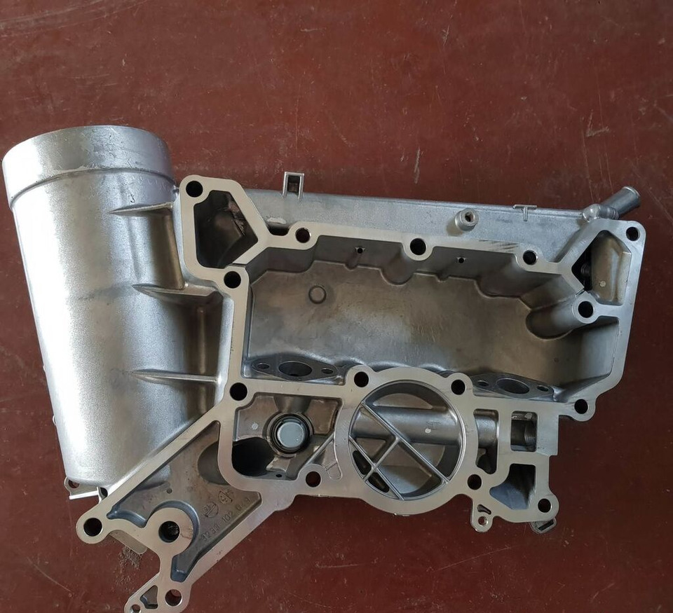 Mercedes-Benz A541 188 2704 Mercedes-Benz ACTROS - Radiateur d'huile pour Camion: photos 2 Mercedes-Benz A541 188 2704 Mercedes-Benz ACTROS - Radiateur d'huile pour Camion: photos 2