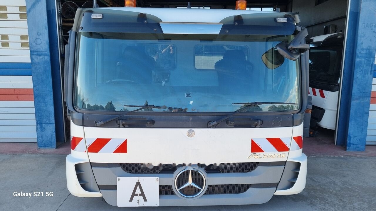 Mercedes-Benz CAB ACTROS SHORT EURO 5 A 9416002005 Mercedes-Benz MP3 ACTROS - Cabine pour Camion: photos 3 Mercedes-Benz CAB ACTROS SHORT EURO 5 A 9416002005 Mercedes-Benz MP3 ACTROS - Cabine pour Camion: photos 3
